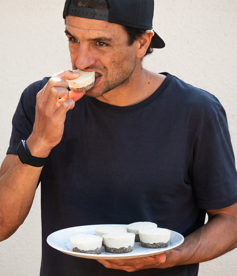 Terenzo Bozzone's Raw Lemon & Lime Poppy Seed Mini Cakes