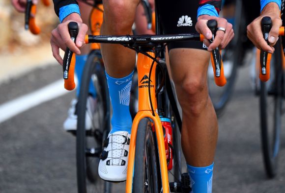 Team Bahrain Victorious chooses Metron handlebars. (Ph. Bettini)