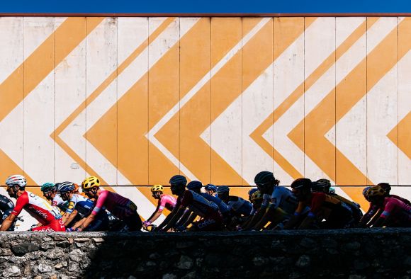 The peloton at Tour de France (Ph. Gruber)